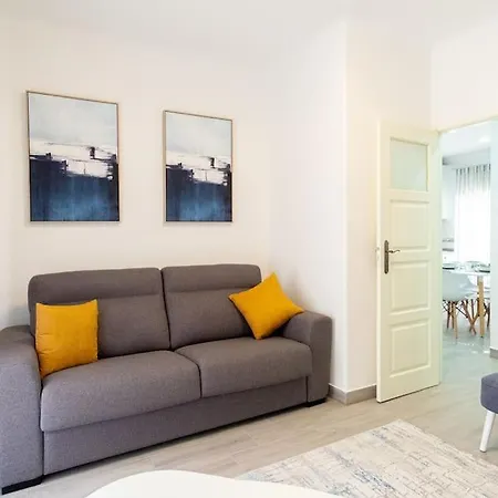 Rodrigues Family House 73 * نازاريه